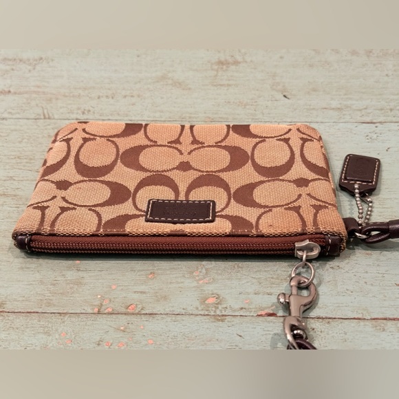 Coach Tan Jacquard Signature C Wristlet Wallet - Picture 5 of 7